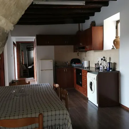 Romanos Εξοχικό σπίτι *